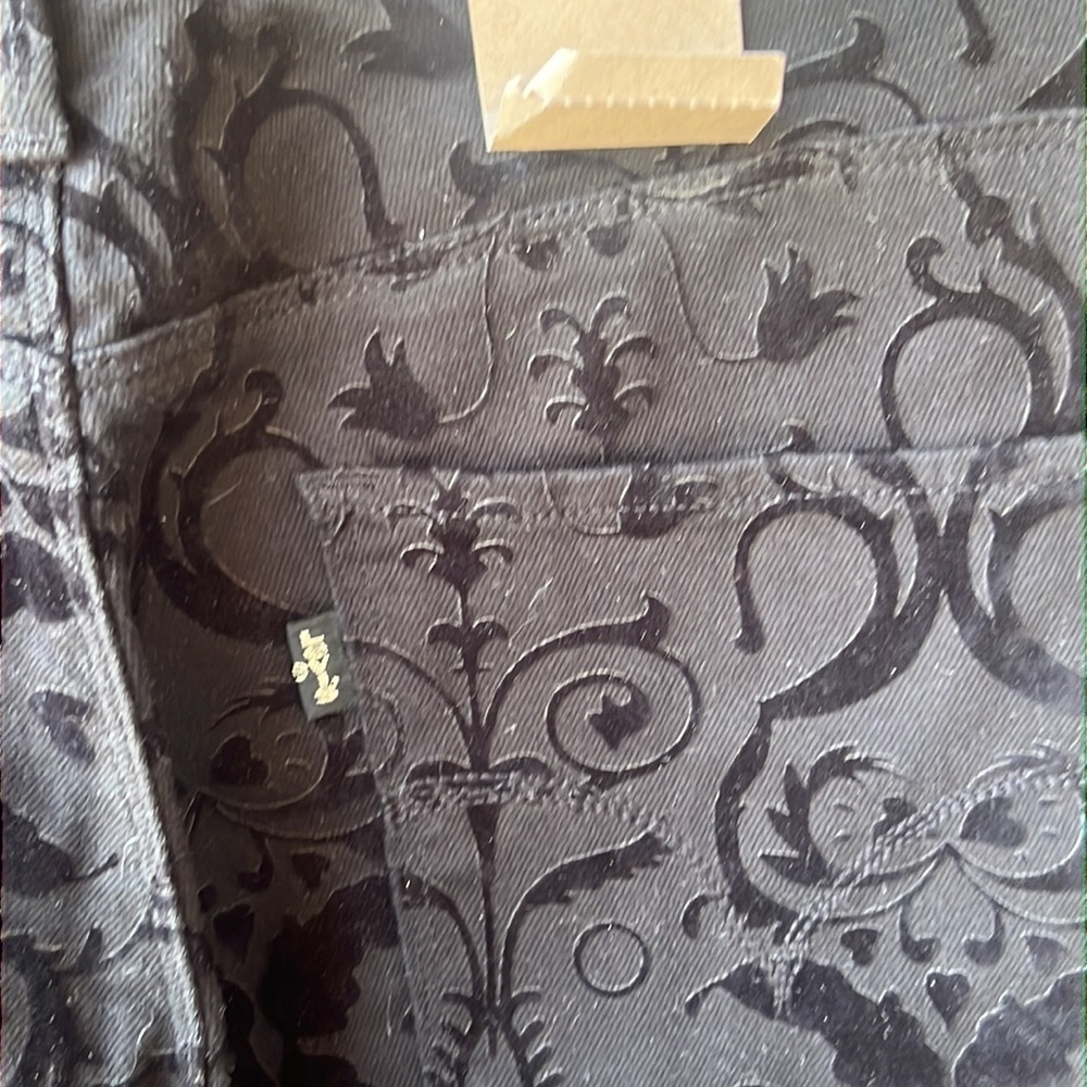 Levis Mid Rise Skinny Jeans - Picture 9 of 10